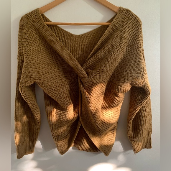 Brown knit sweater - Picture 2 of 2